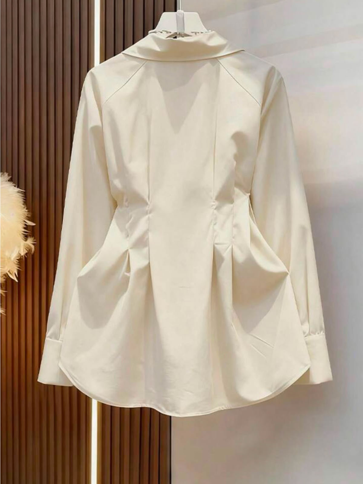 White Top with Bold Button Style – DS11